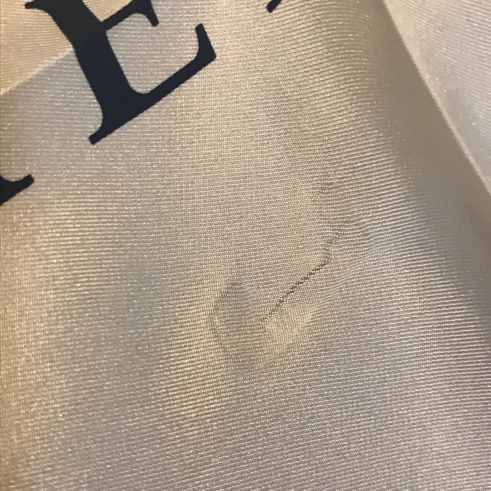Vineyard Vines “Founding Member” scarf. - Picture 5 of 8